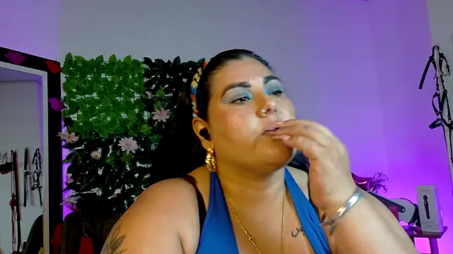 AndreaKinky online show from 05-27-26, 01:57
