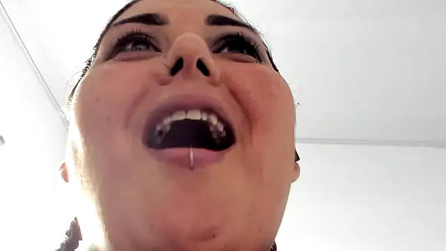 AndreaKinky online show from 10-28-25, 08:41