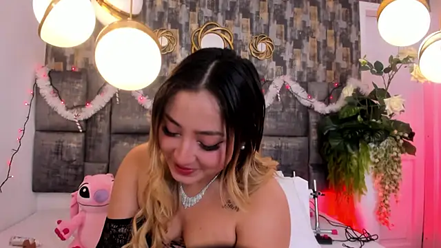 PatyLawrence online show from 11-23-25, 04:22