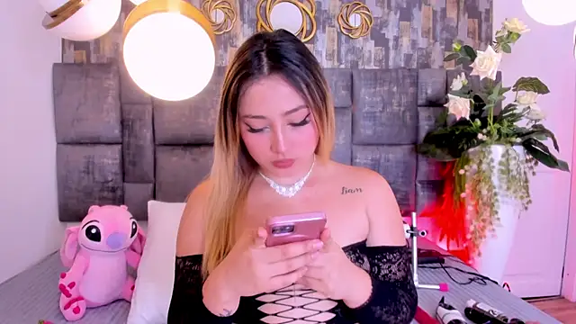 PatyLawrence online show from 11-07-25, 04:17