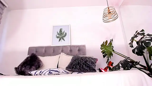 Lucie Harper online show from 11-10-25, 07:52