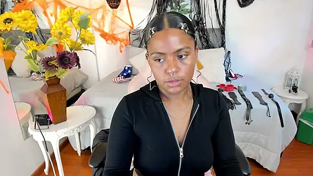 Lucie Harper online show from 10-17-25, 08:43