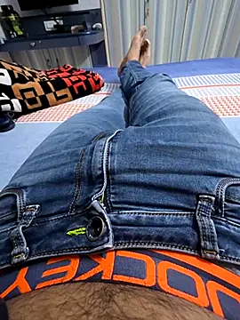 Snapshot of black-beast123 chatting on 11-30-25, 01:45 black-beast123 online show from 11-30-25, 01:45