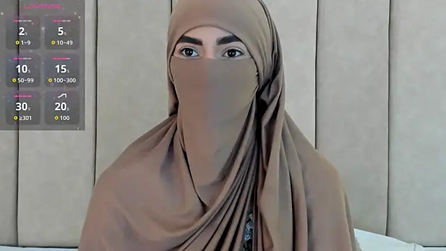 Snapshot of _Zahiira_ chatting on 10-22-25, 12:15 Zahiira online show from 10-22-25, 12:15