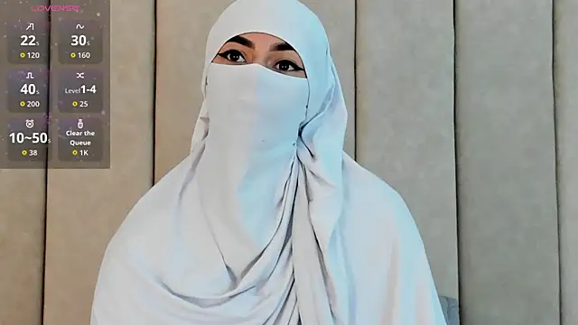  Zahiira  online show from 12-18-25, 12:09