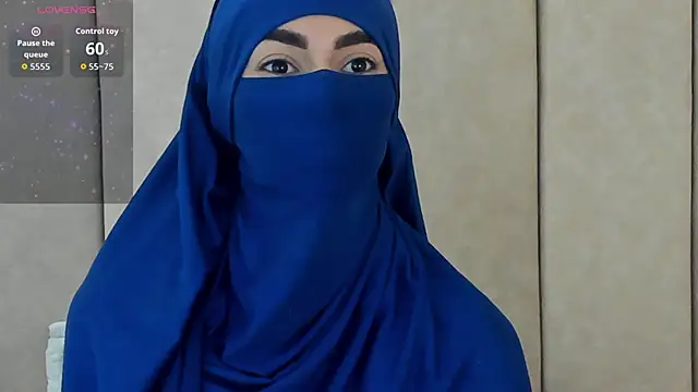 Snapshot of _Zahiira_ chatting on 10-13-25, 12:40 Zahiira online show from 10-13-25, 12:40