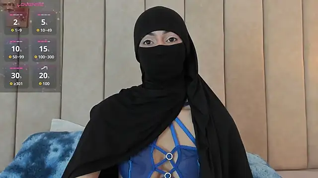 Snapshot of _Zahiira_ chatting on 04-17-26, 12:08 Zahiira online show from 04-17-26, 12:08