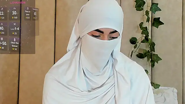 Snapshot of _Zahiira_ chatting on 10-06-25, 12:06 Zahiira online show from 10-06-25, 12:06