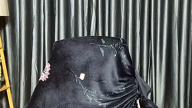 Snapshot of Webrowncouple chatting on 10-12-25, 06:15 Webrowncouple online show from 10-12-25, 06:15