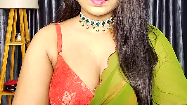 Webrowncouple online show from 12-17-25, 04:01