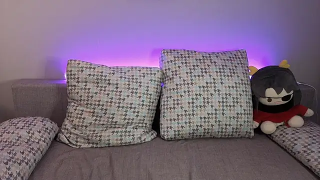 Snapshot of ellen_and_danny chatting on 10-26-25, 05:13 ellen and danny online show from 10-26-25, 05:13