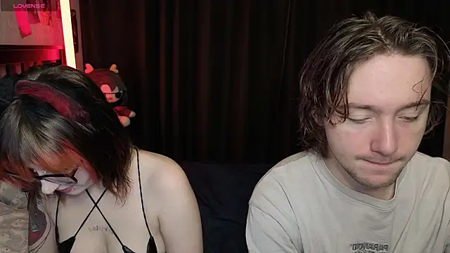 Snapshot of ellen_and_danny chatting on 09-14-25, 05:13 ellen and danny online show from 09-14-25, 05:13