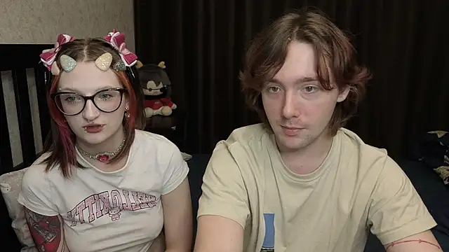 Snapshot of ellen_and_danny chatting on 09-27-25, 06:25 ellen and danny online show from 09-27-25, 06:25