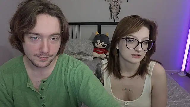 Snapshot of ellen_and_danny chatting on 11-18-25, 05:05 ellen and danny online show from 11-18-25, 05:05