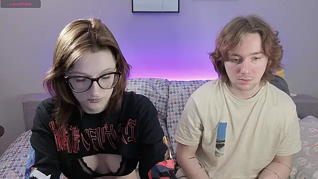 Snapshot of ellen_and_danny chatting on 10-14-25, 05:24 ellen and danny online show from 10-14-25, 05:24