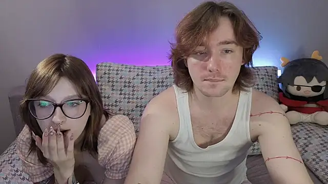 Snapshot of ellen_and_danny chatting on 10-09-25, 05:57 ellen and danny online show from 10-09-25, 05:57