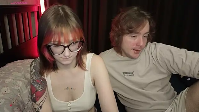 Snapshot of ellen_and_danny chatting on 09-10-25, 05:45 ellen and danny online show from 09-10-25, 05:45