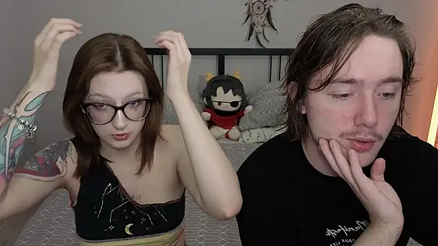 Snapshot of ellen_and_danny chatting on 11-08-25, 05:16 ellen and danny online show from 11-08-25, 05:16