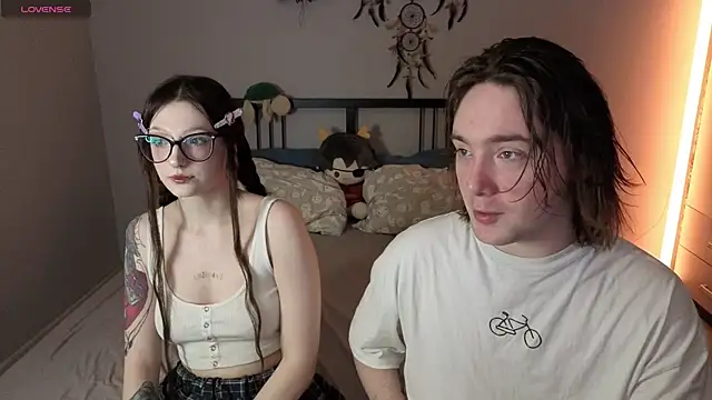 Snapshot of ellen_and_danny chatting on 03-03-26, 05:09 ellen and danny online show from 03-03-26, 05:09