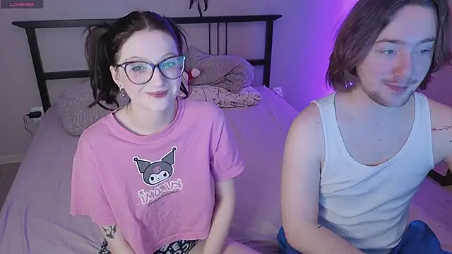 Snapshot of ellen_and_danny chatting on 01-11-26, 05:20 ellen and danny online show from 01-11-26, 05:20