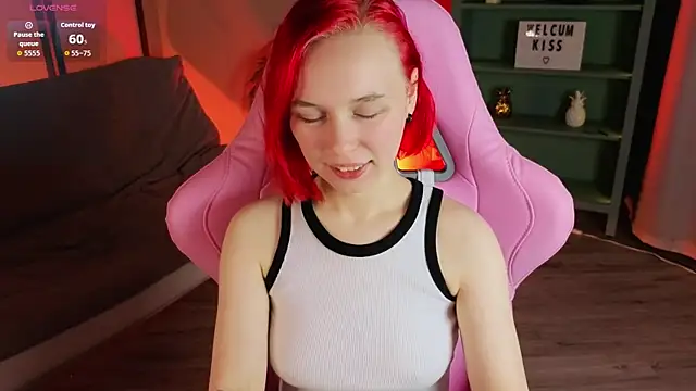 Snapshot of NaomiYoru chatting on 11-12-25, 09:18 NaomiYoru online show from 11-12-25, 09:18