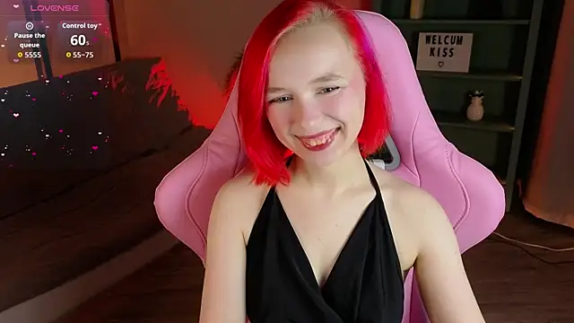 Snapshot of NaomiYoru chatting on 11-26-25, 08:31 NaomiYoru online show from 11-26-25, 08:31