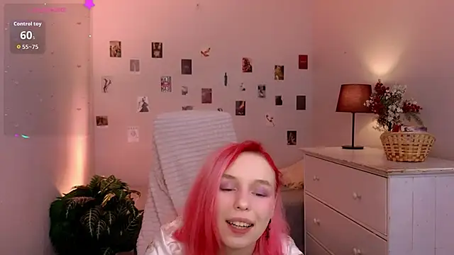 NaomiYoru online show from 04-04-26, 08:37