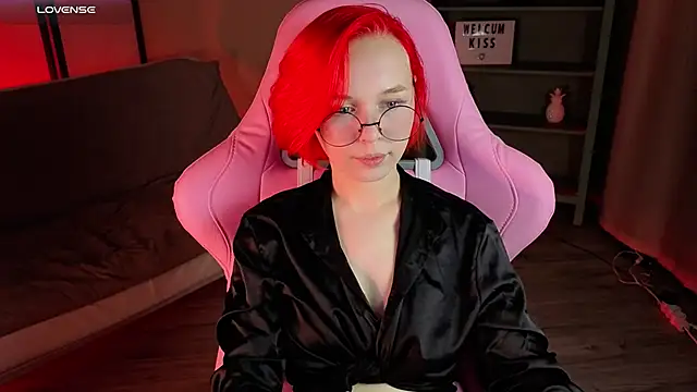 Snapshot of NaomiYoru chatting on 09-09-25, 08:40 NaomiYoru online show from 09-09-25, 08:40