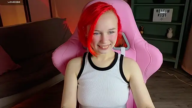 Snapshot of NaomiYoru chatting on 10-02-25, 08:23 NaomiYoru online show from 10-02-25, 08:23