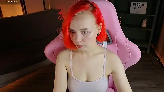 Snapshot of NaomiYoru chatting on 10-11-25, 08:43 NaomiYoru online show from 10-11-25, 08:43