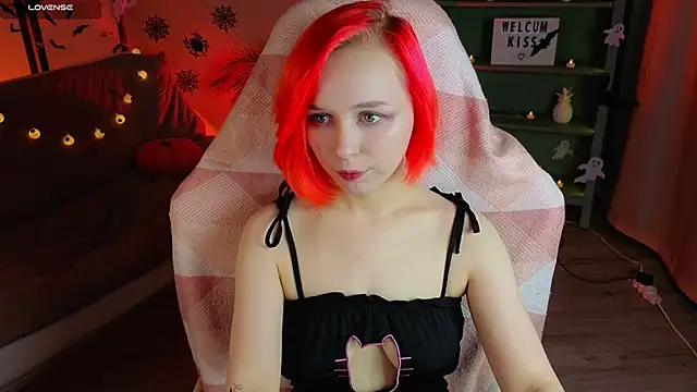 Snapshot of NaomiYoru chatting on 10-23-25, 08:29 NaomiYoru online show from 10-23-25, 08:29