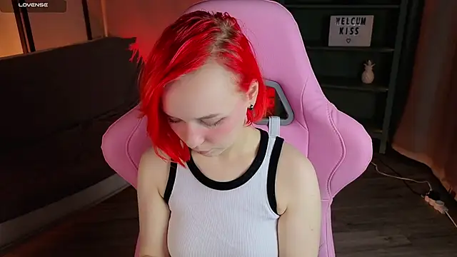 Snapshot of NaomiYoru chatting on 10-09-25, 08:20 NaomiYoru online show from 10-09-25, 08:20