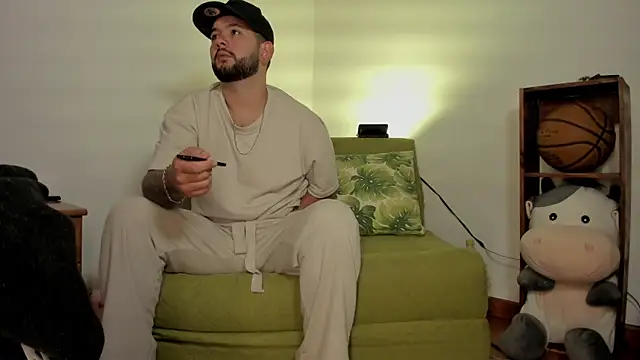 Snapshot of lola_n_apolo chatting on 10-06-25, 01:51 lola n apolo online show from 10-06-25, 01:51