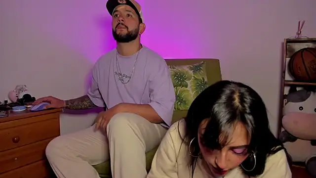 Snapshot of lola_n_apolo chatting on 10-16-25, 01:25 lola n apolo online show from 10-16-25, 01:25