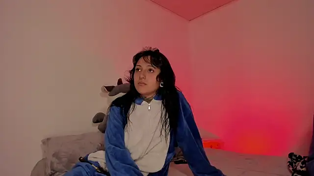 Snapshot of lola_n_apolo chatting on 09-13-25, 03:17 lola n apolo online show from 09-13-25, 03:17