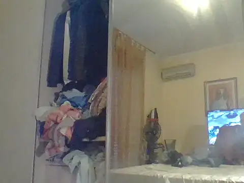 Snapshot of KalendaXL chatting on 09-11-25, 03:01 KalendaXL online show from 09-11-25, 03:01