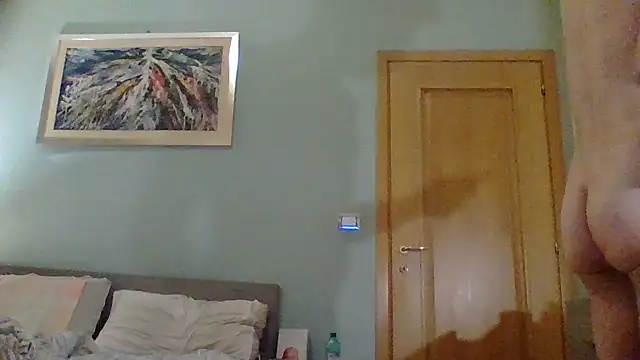 Snapshot of KalendaXL chatting on 10-18-25, 10:50 KalendaXL online show from 10-18-25, 10:50