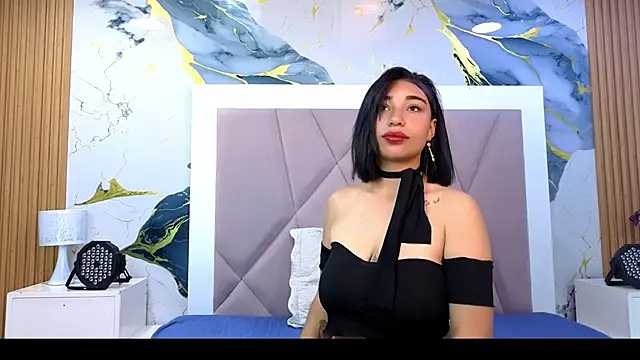 SofiaWhites online show from 05-07-26, 03:11