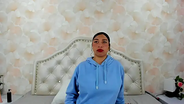 SofiaWhites online show from 05-04-26, 05:11