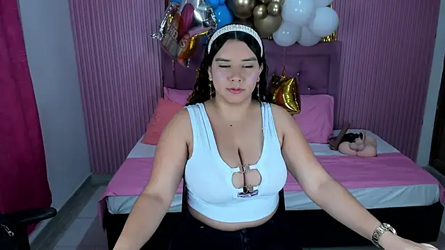 Emy topless online show from 10-04-25, 11:01