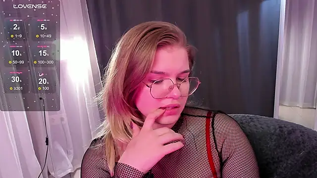 Snapshot of SophieMurrr chatting on 09-17-25, 03:36 SophieMurrr online show from 09-17-25, 03:36