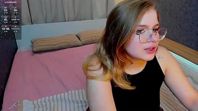 Snapshot of SophieMurrr chatting on 10-02-25, 03:15 SophieMurrr online show from 10-02-25, 03:15
