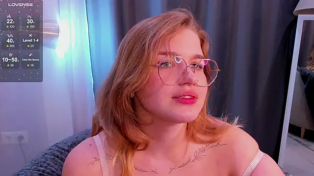Snapshot of SophieMurrr chatting on 09-25-25, 03:18 SophieMurrr online show from 09-25-25, 03:18