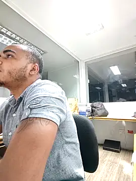 Snapshot of SanChacal5694 chatting on 10-21-25, 10:42 SanChacal5694 online show from 10-21-25, 10:42