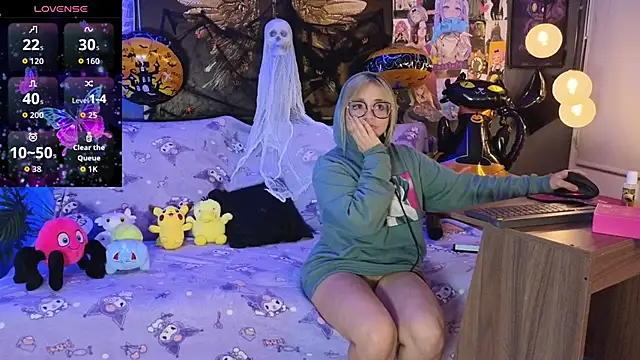 Mafecosecret online show from 10-19-25, 04:26