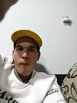 Snapshot of Alejandro260785 chatting on 06-26-26, 08:58 Alejandro260785 online show from 06-26-26, 08:58