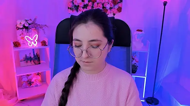 Snapshot of VirtuallVoyant chatting on 10-16-25, 07:16 VirtuallVoyant online show from 10-16-25, 07:16