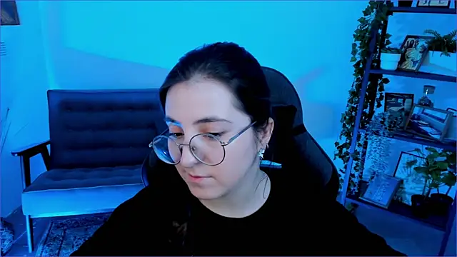 Snapshot of VirtuallVoyant chatting on 10-06-25, 07:20 VirtuallVoyant online show from 10-06-25, 07:20