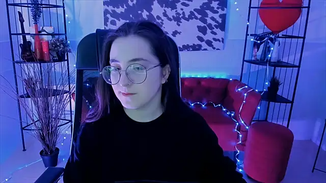 Snapshot of VirtuallVoyant chatting on 09-16-25, 05:08 VirtuallVoyant online show from 09-16-25, 05:08