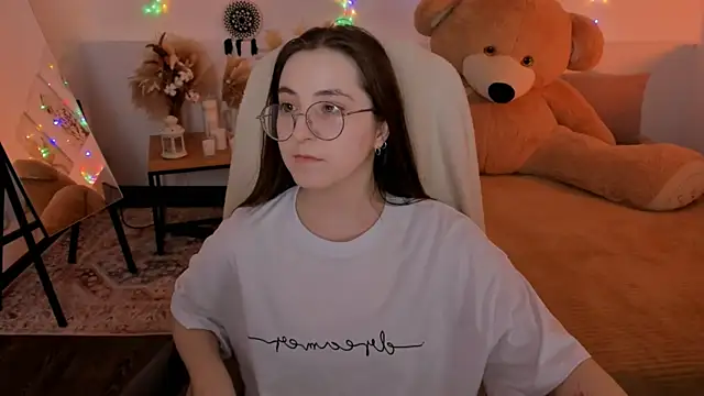 VirtuallVoyant online show from 03-28-26, 01:28